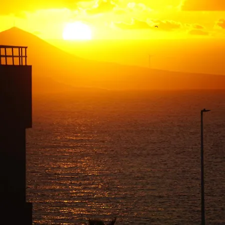 Canary Sunset 公寓 *