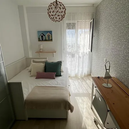 Canary Sunset Daire *